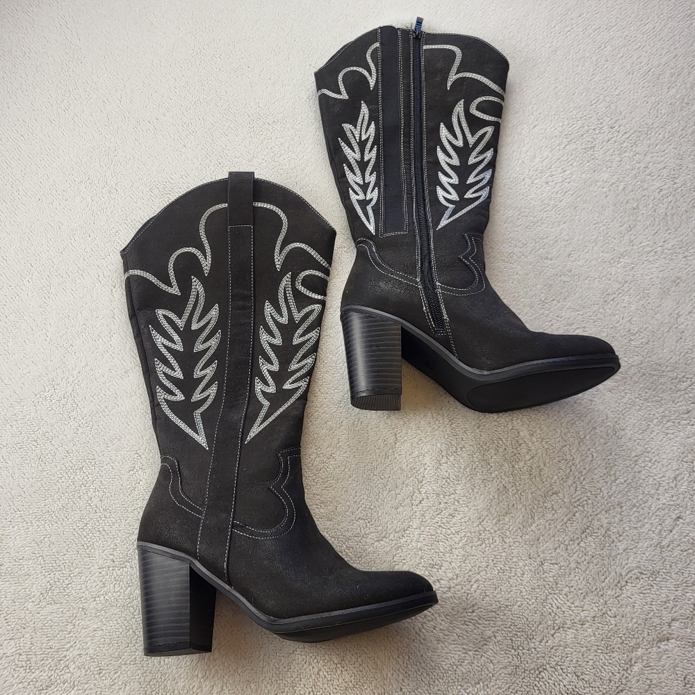 Torrid Western Style Black Boots With White Stitching Women's Size 6.5WW